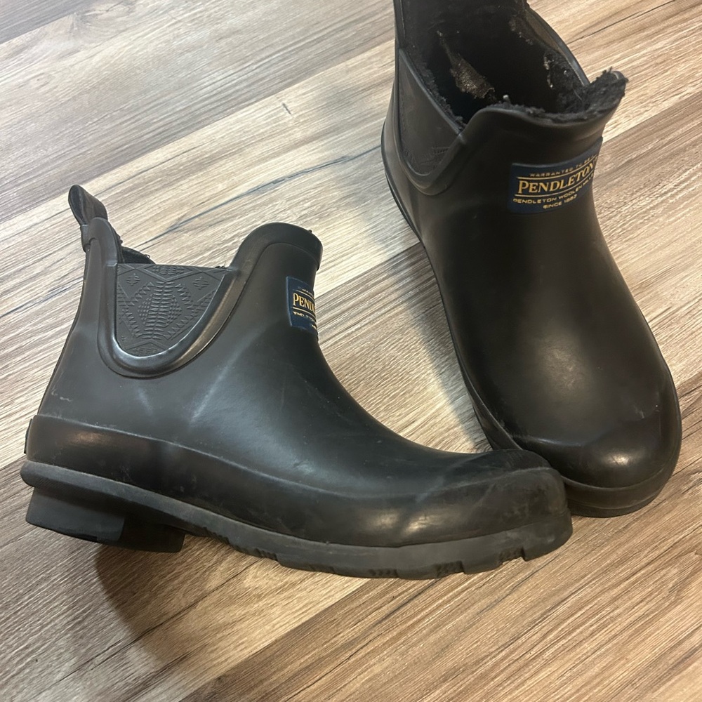 Pendleton Black Waterproof Boots - image 2